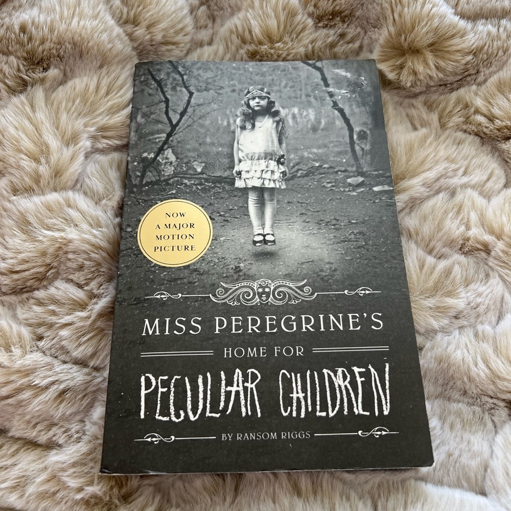 Miss Peregrine’s Home for Peculiar Children by Ransom Riggs